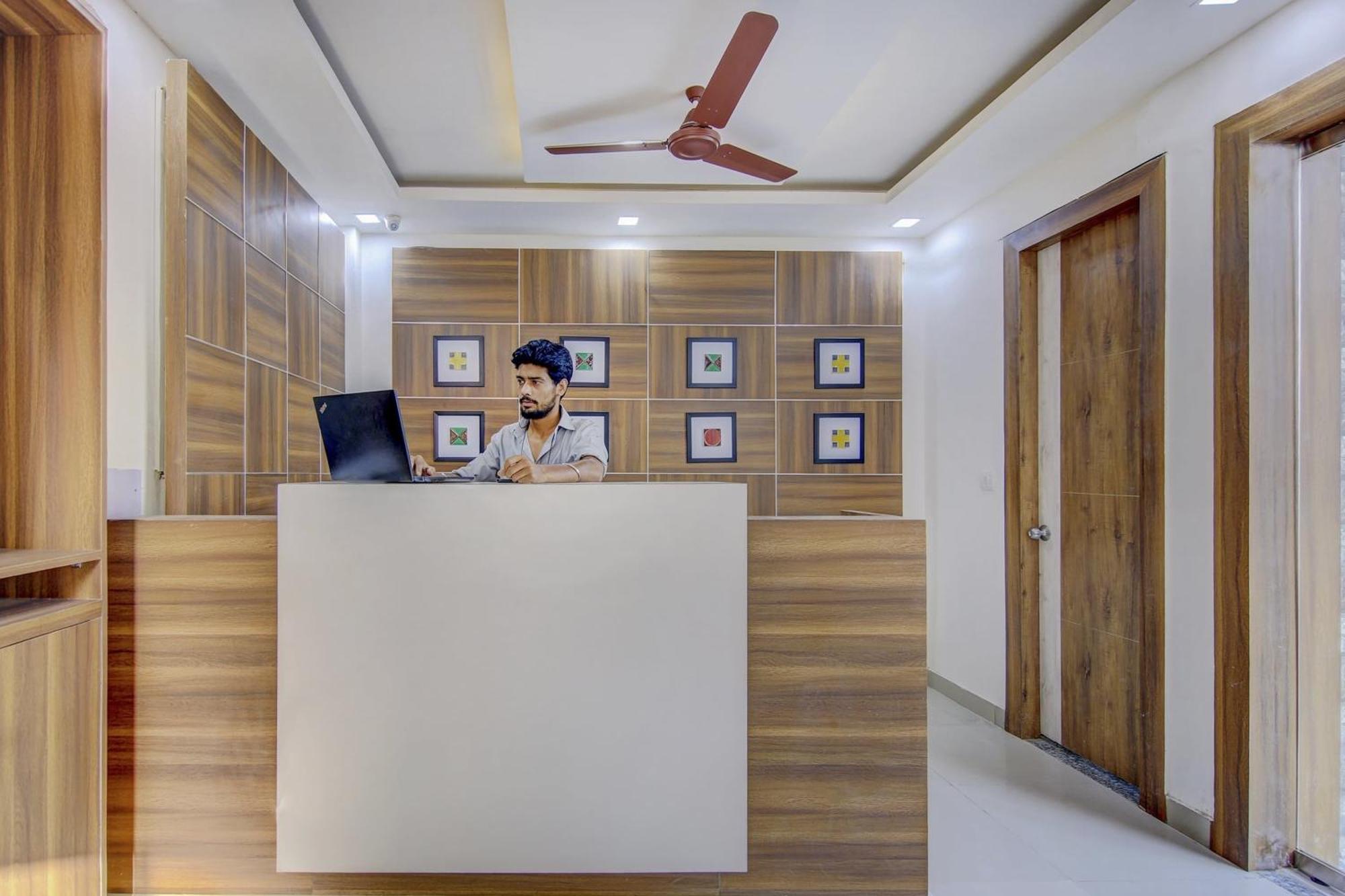 Collection O 77421 Near Medanta hospital Gurgaon Exterior foto